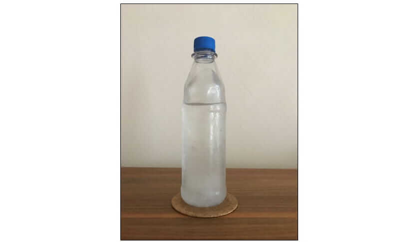 Kalte beschlagene Wasserflasche - I-O-K
